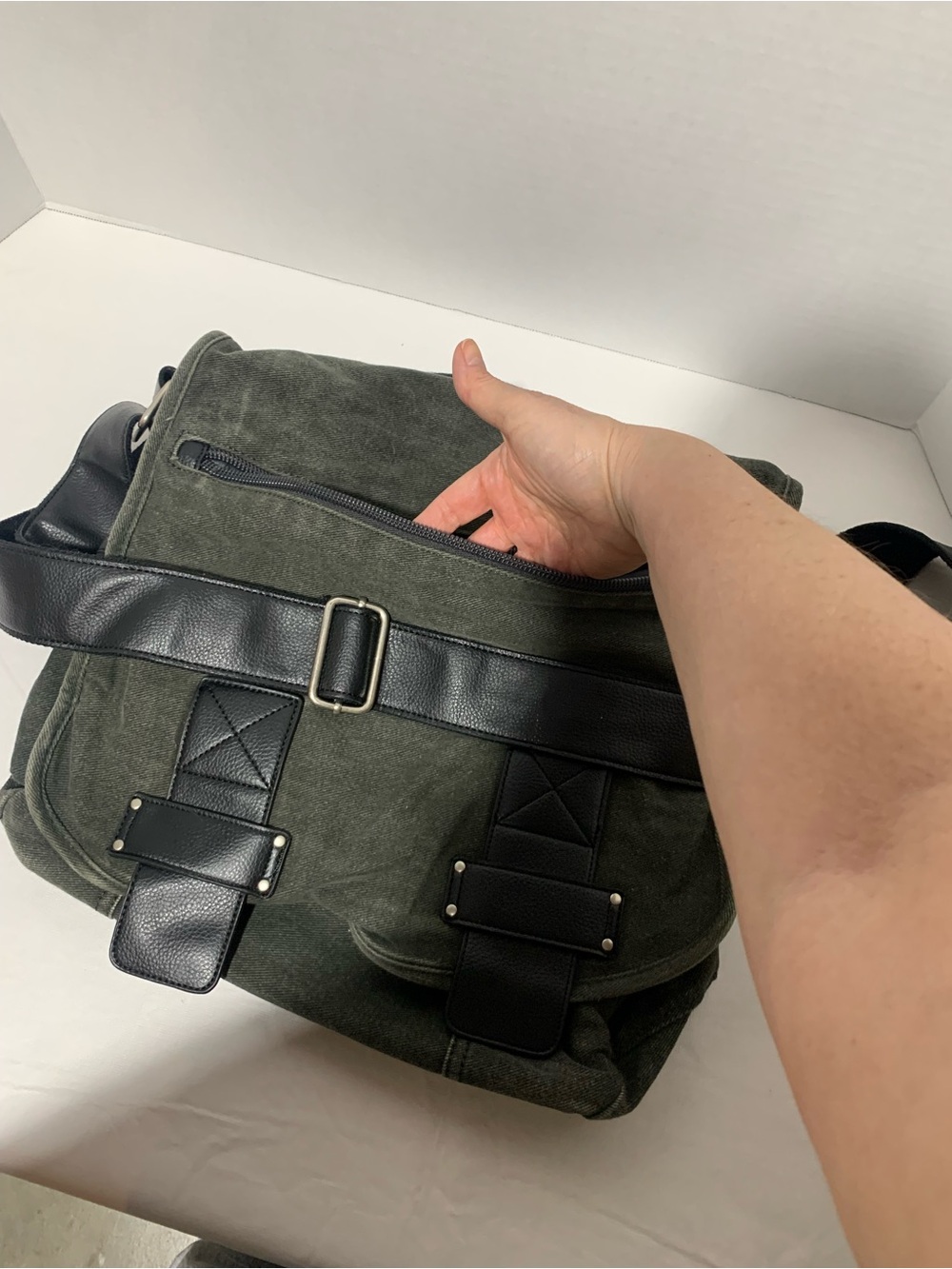 Kenneth Cole Reaction Olive Green Canvas Crossbody Bag with Black Strap - Picture 2 of 13